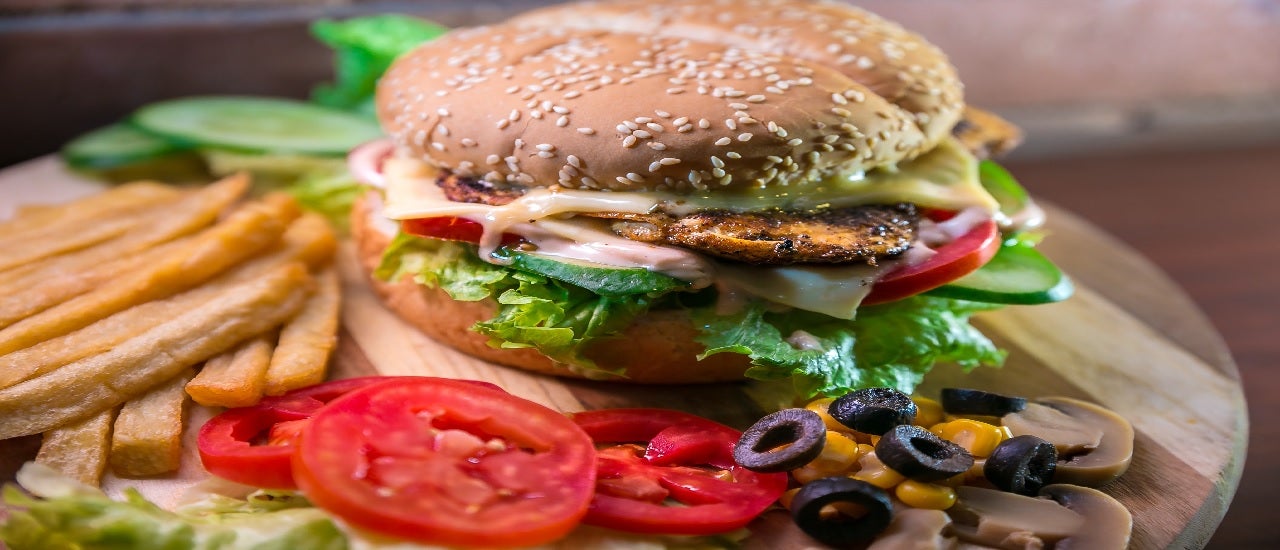 Fast food chains to serve burgers without tomatoes in South Korea