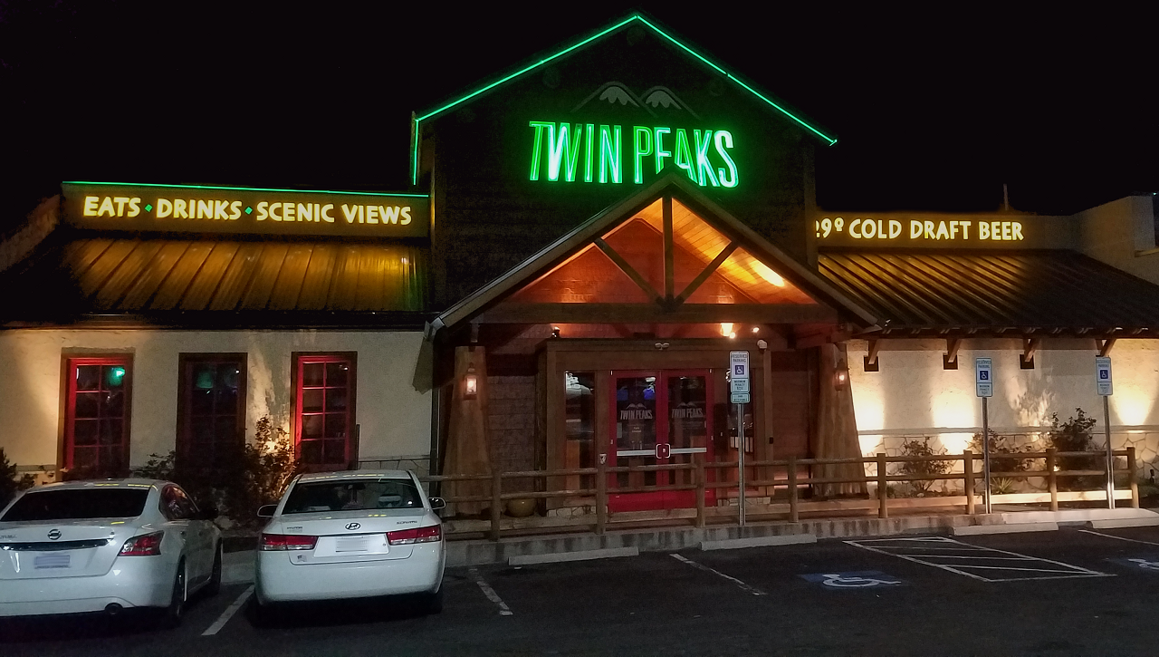 FAT Brands to purchase Twin Peaks from Garnett Station Partners for $300m