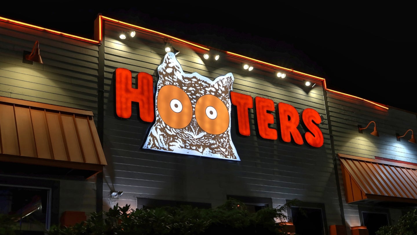 Hooters begins unexpected closures during bankruptcy process